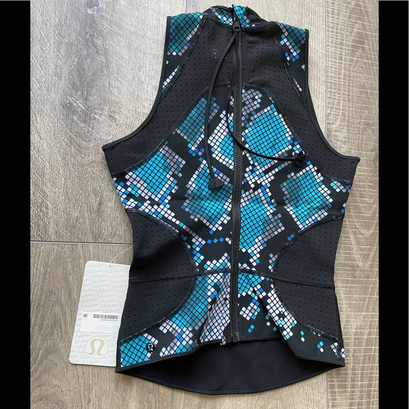 Lululemon Salty Swim Sleeveless Rashie - Picture 3 of 3